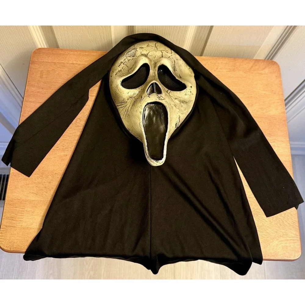 Scream Ghostface Limited Edition Easter Unlimited Mask Rare Collectible